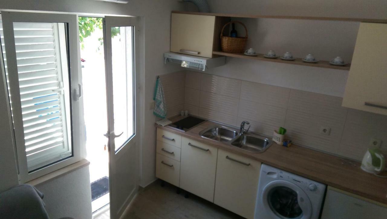 Apartmani Dina Makarská Exteriér fotografie