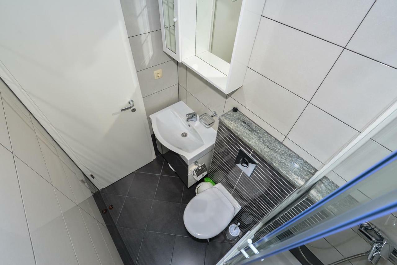 Apartmani Dina Makarská Exteriér fotografie