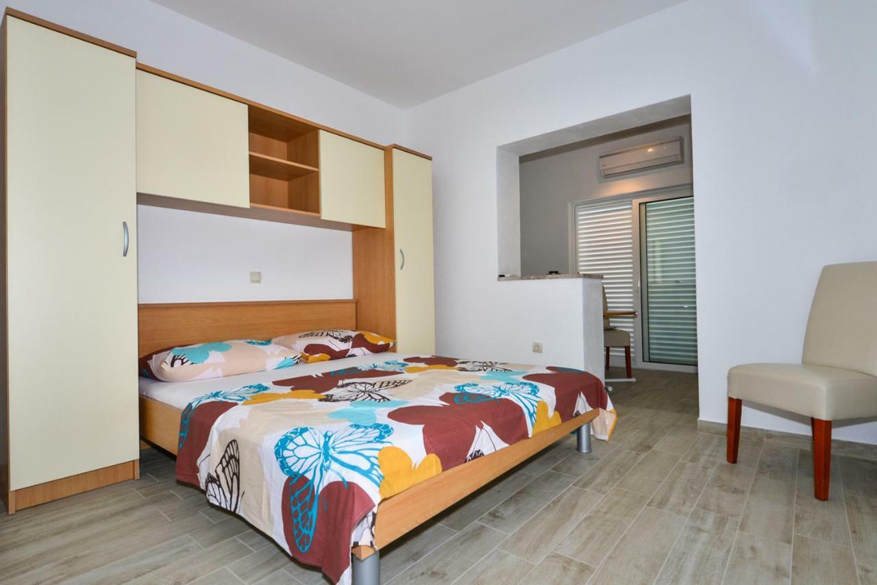 Apartmani Dina Makarská Exteriér fotografie