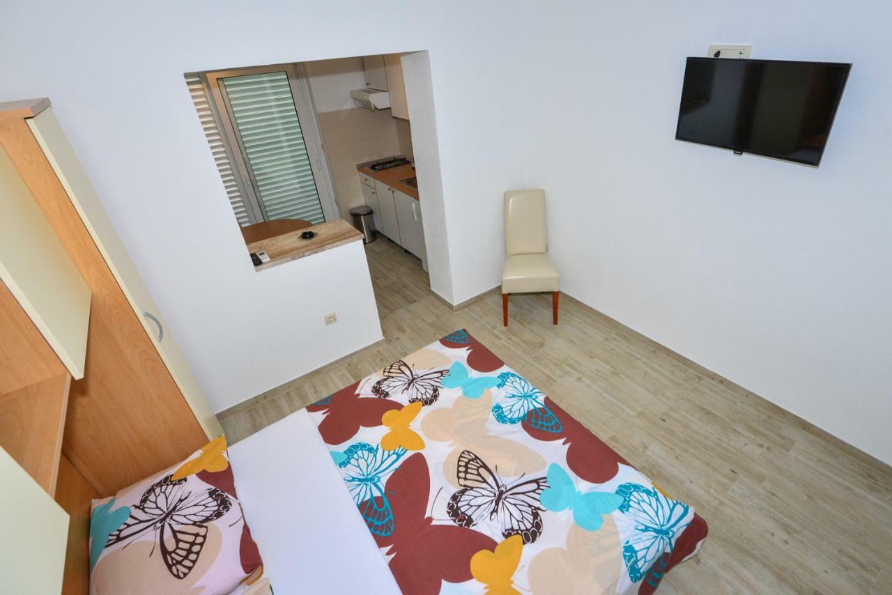 Apartmani Dina Makarská Exteriér fotografie