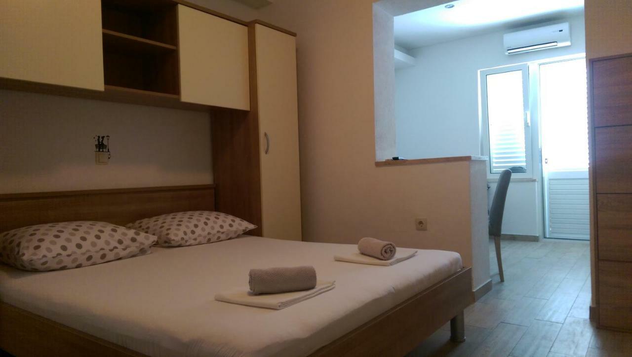 Apartmani Dina Makarská Exteriér fotografie