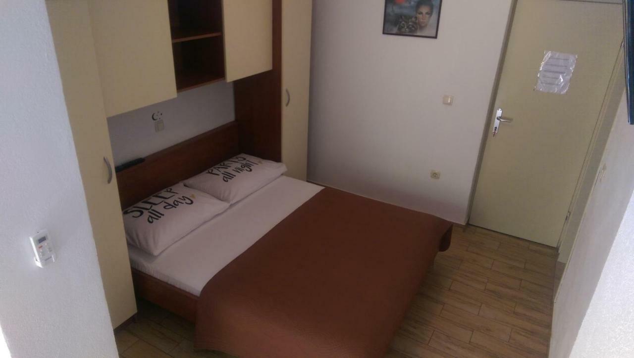 Apartmani Dina Makarská Exteriér fotografie