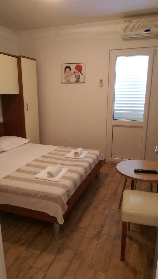 Apartmani Dina Makarská Exteriér fotografie