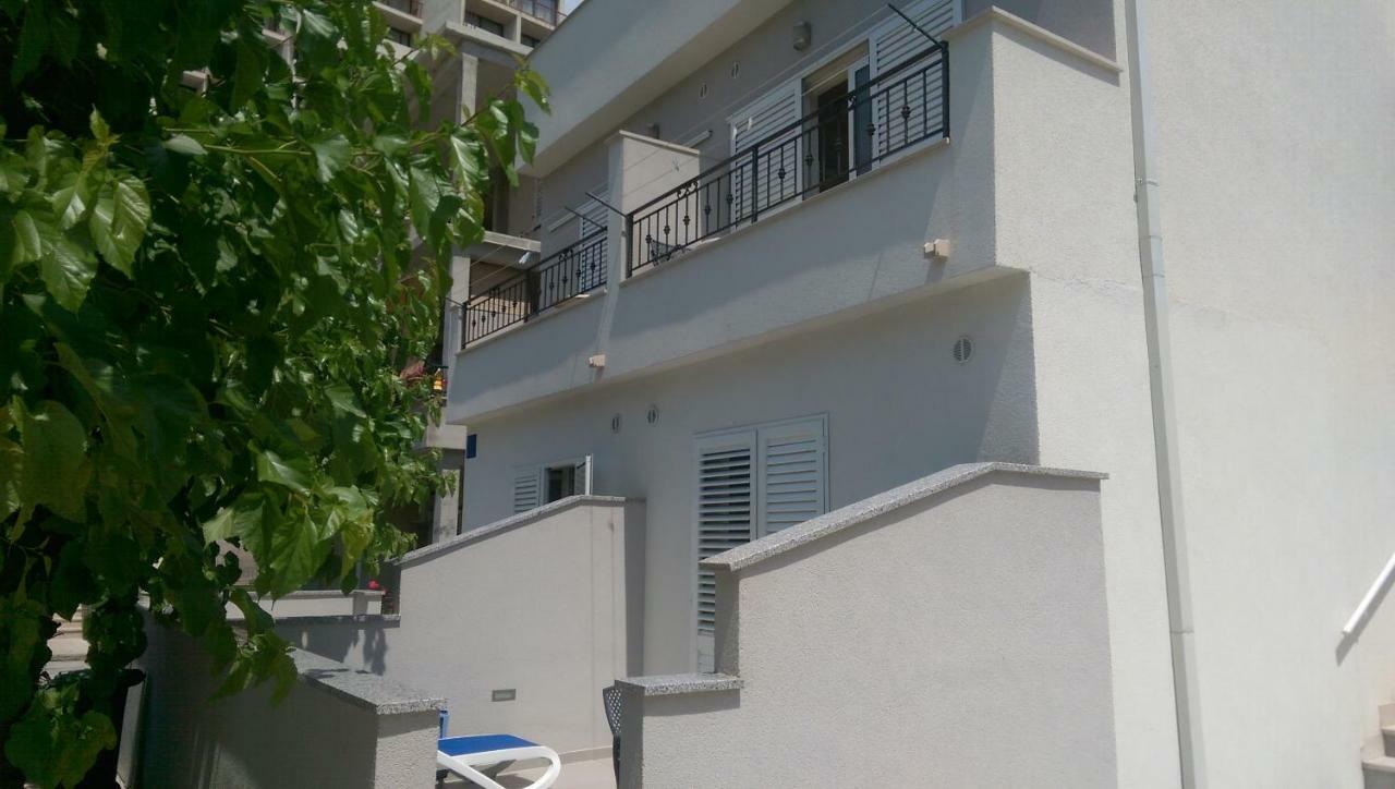 Apartmani Dina Makarská Exteriér fotografie