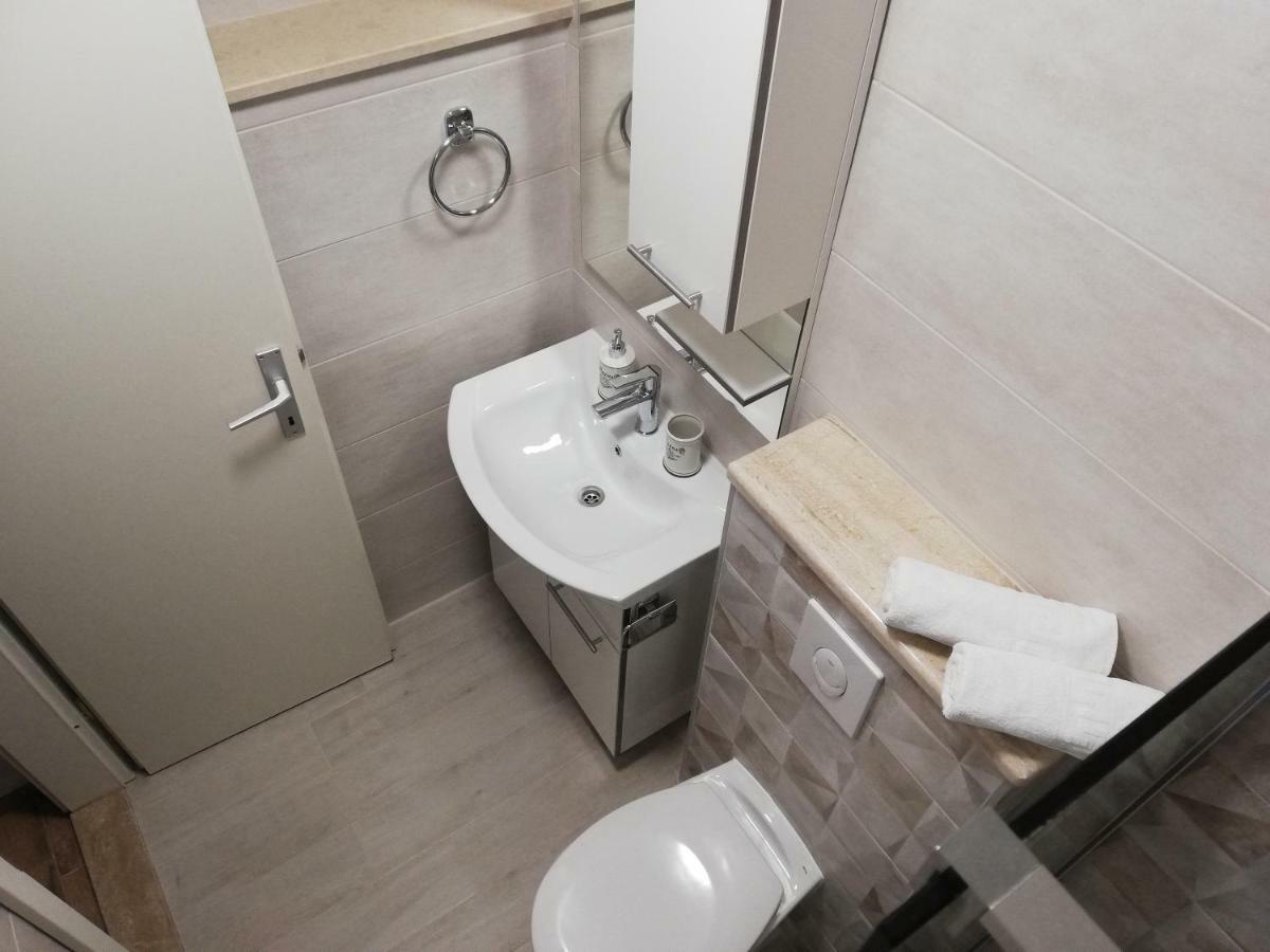 Apartmani Dina Makarská Exteriér fotografie