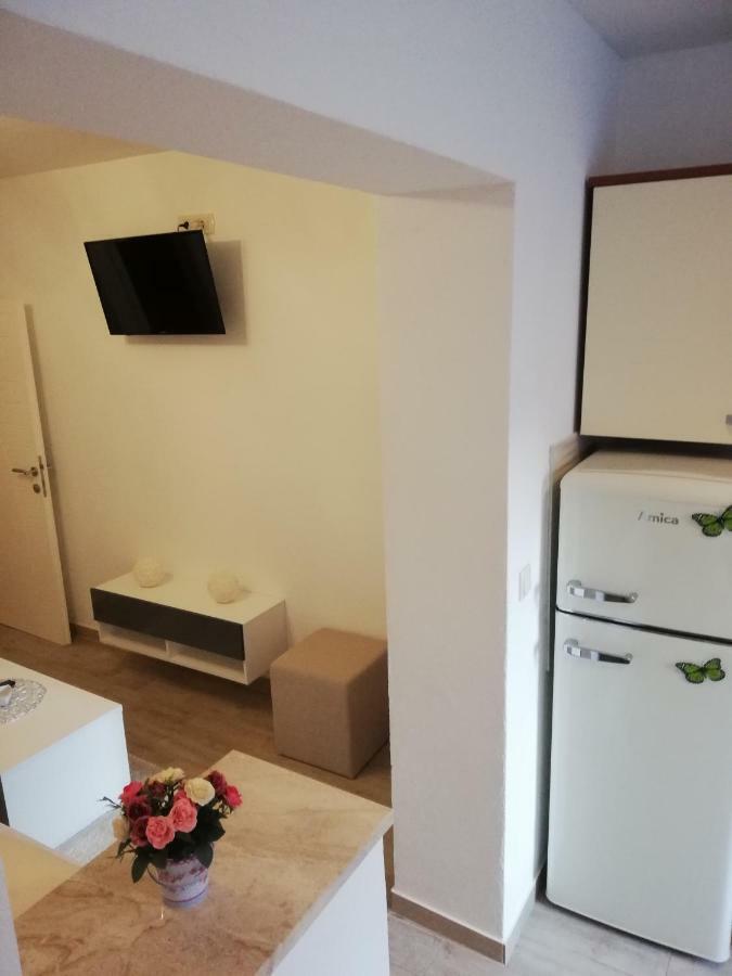 Apartmani Dina Makarská Exteriér fotografie