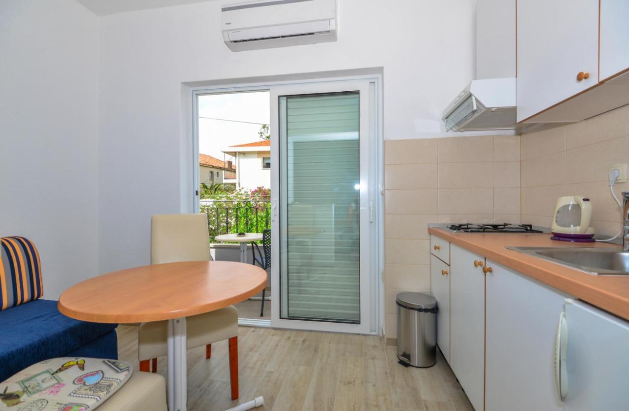 Apartmani Dina Makarská Exteriér fotografie