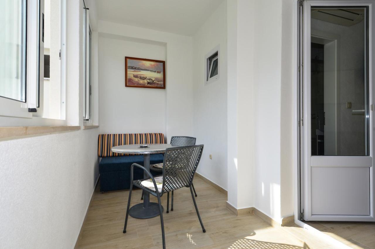 Apartmani Dina Makarská Exteriér fotografie